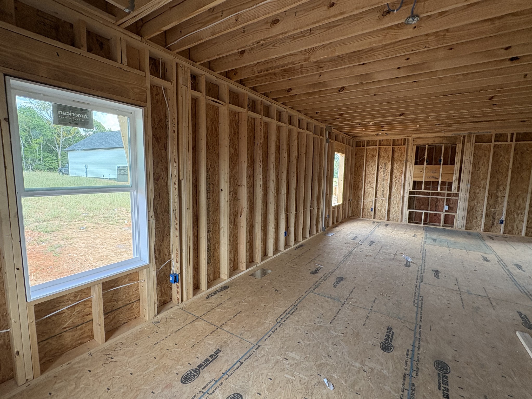 Photo 3 of Single family home for sale at 810 Cedar Wood Dr, Clarksville, TN 37043 | MLS# 3597126 | Listing updated on 2026-09-21