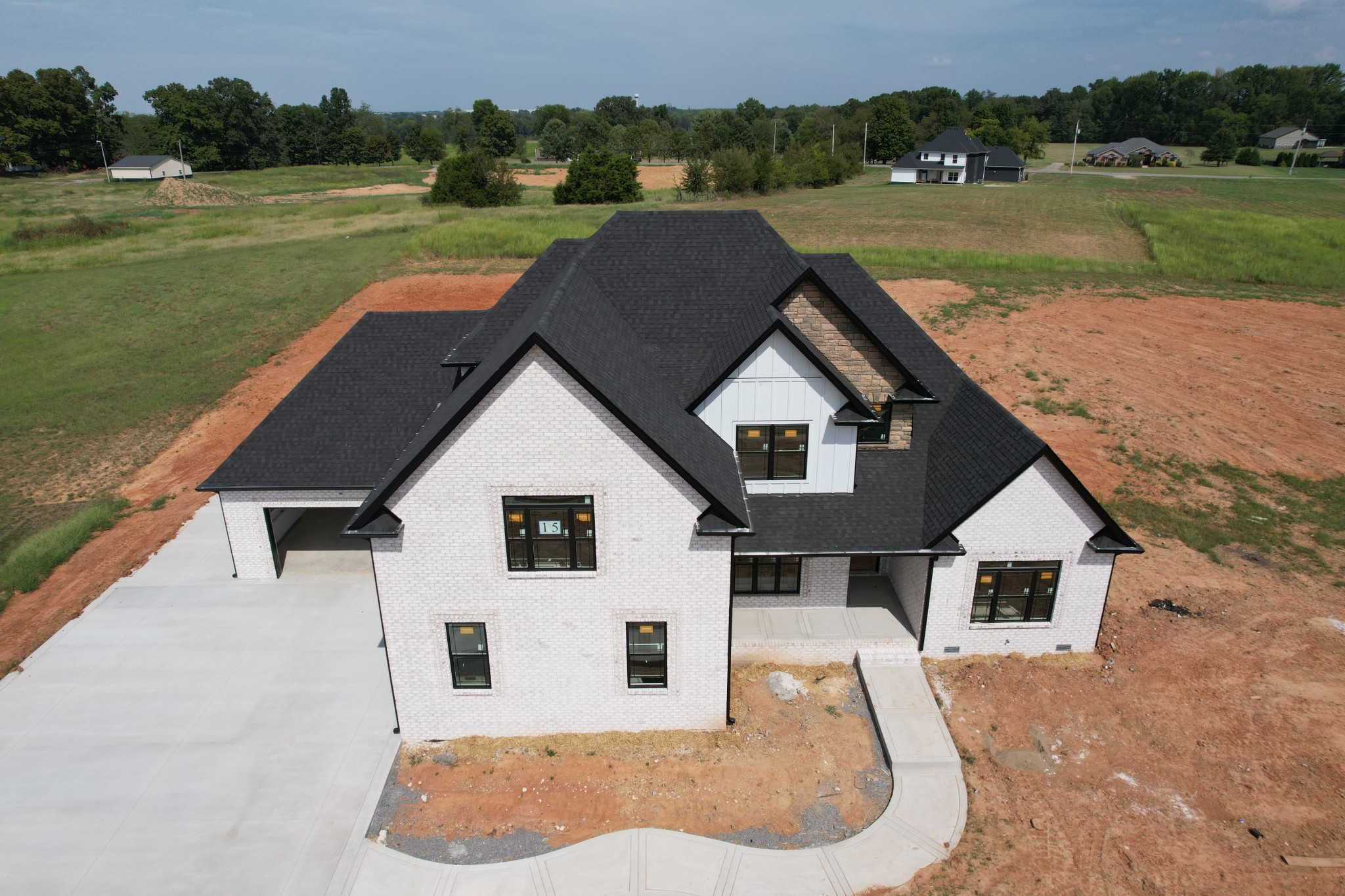 Photo 4 of Single family home for sale at 5000 Royal View Way, Clarksville, TN 37040 | MLS# 3597585 | Listing updated on 2026-10-07