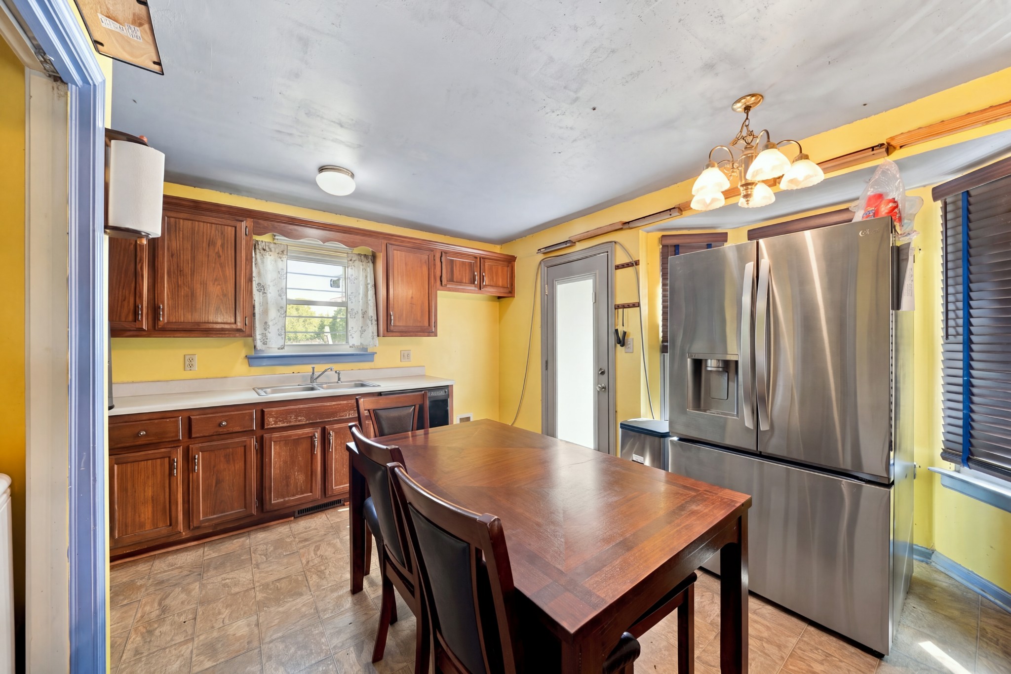 Photo 4 of Single family home for sale at 237 Cranklen Cir, Clarksville, TN 37042 | MLS# 3598480 | Listing updated on 2026-10-07