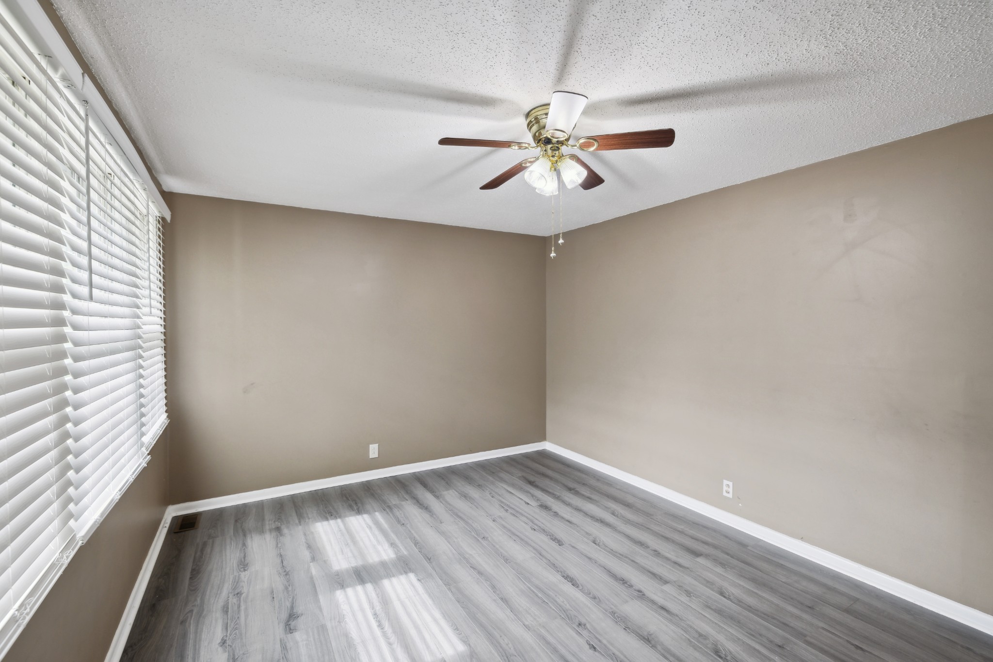 Photo 4 of Single family home for sale at 141 Mankin St, La Vergne, TN 37086 | MLS# 3598491 | Listing updated on 2026-09-24