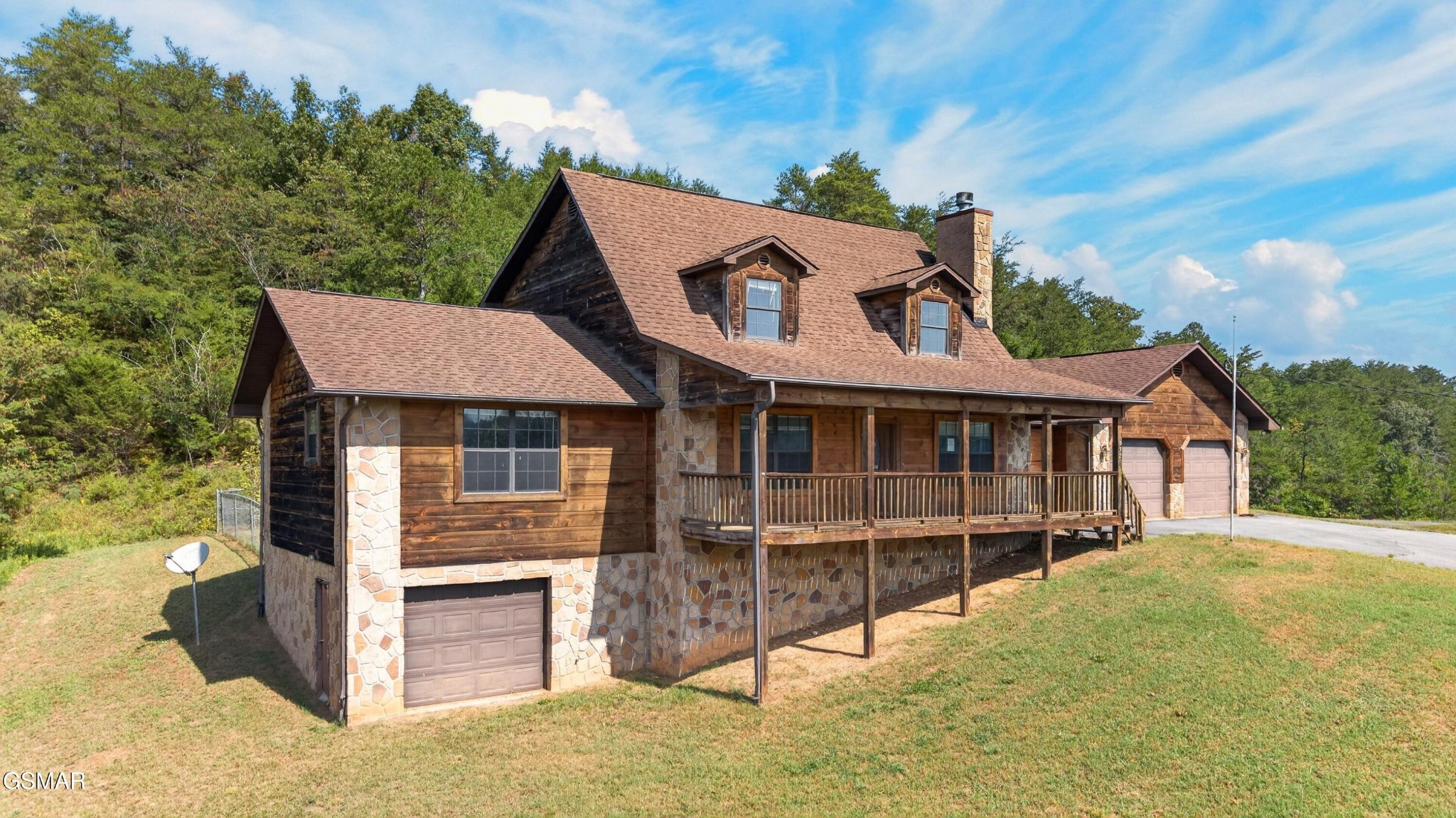 Photo 3 of Single family home for sale at 1032 Powder Springs Rd, Sevierville, TN 37876 | MLS# 3598510 | Listing updated on 2026-09-24