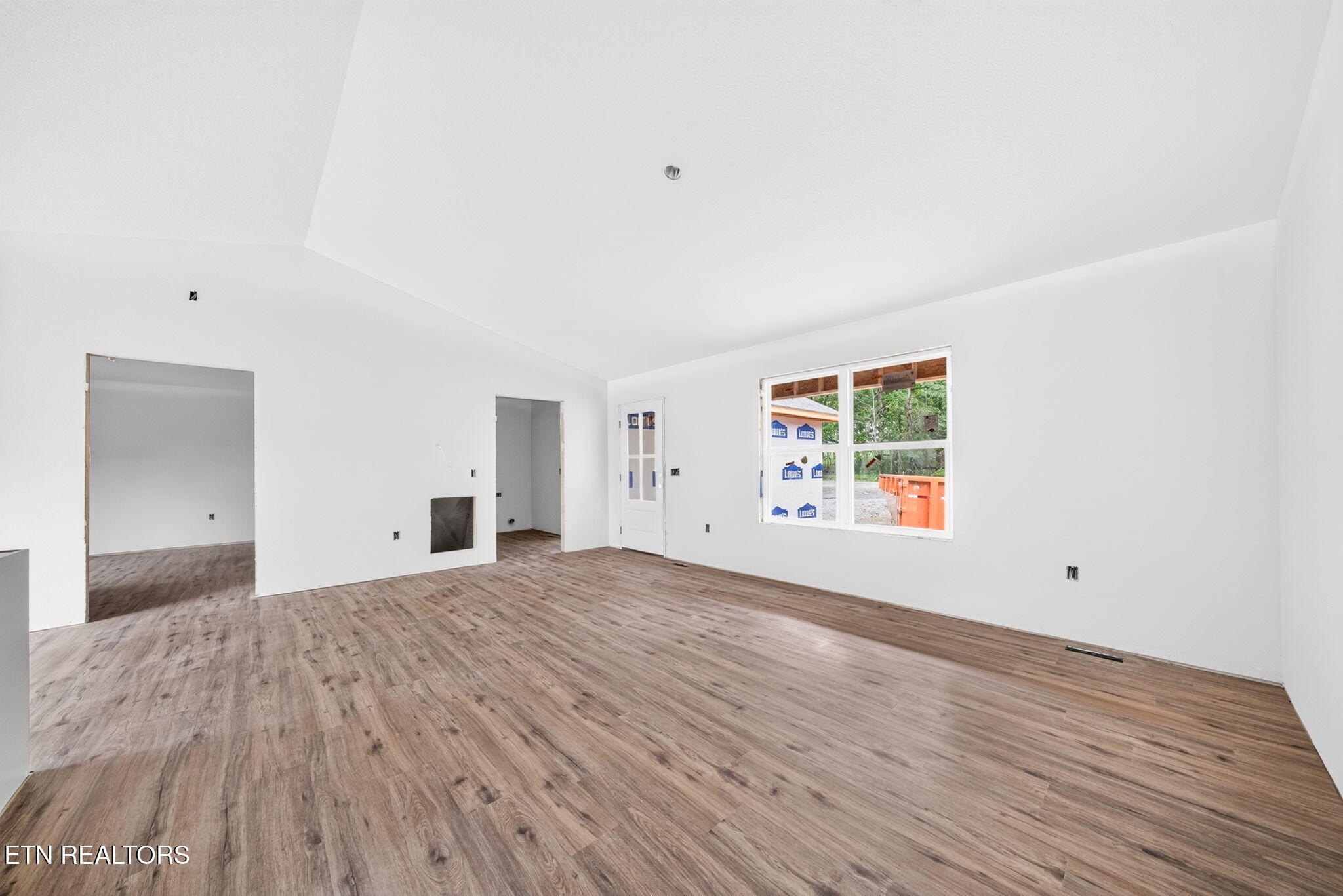 Photo 3 of Single family home for sale at 836 Cahita Ln, Crossville, TN 38572 | MLS# 3598977 | Listing updated on 2026-09-24