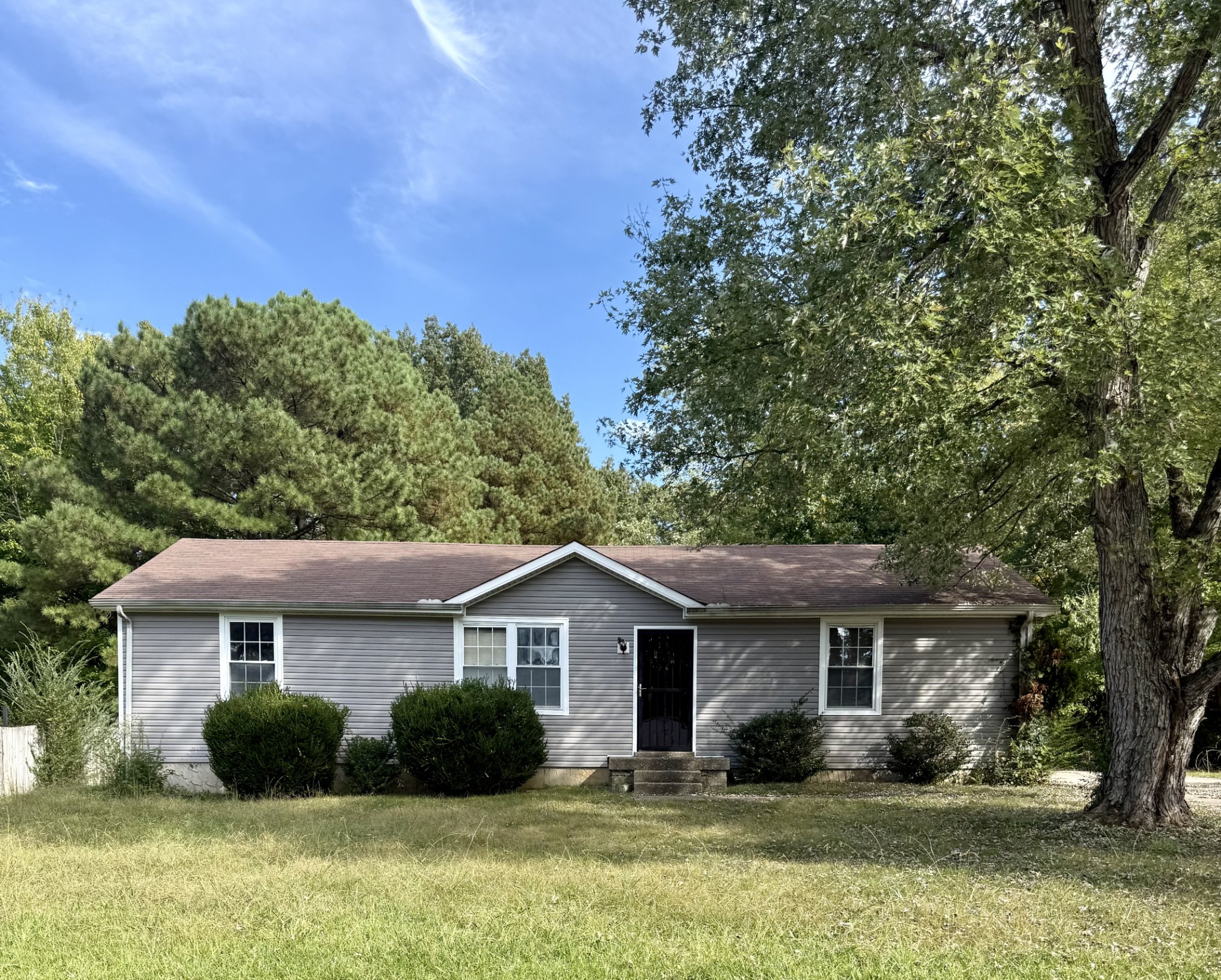 Single family home for sale at 535 Roselawn Dr, Clarksville, TN 37042 | MLS# 3613216