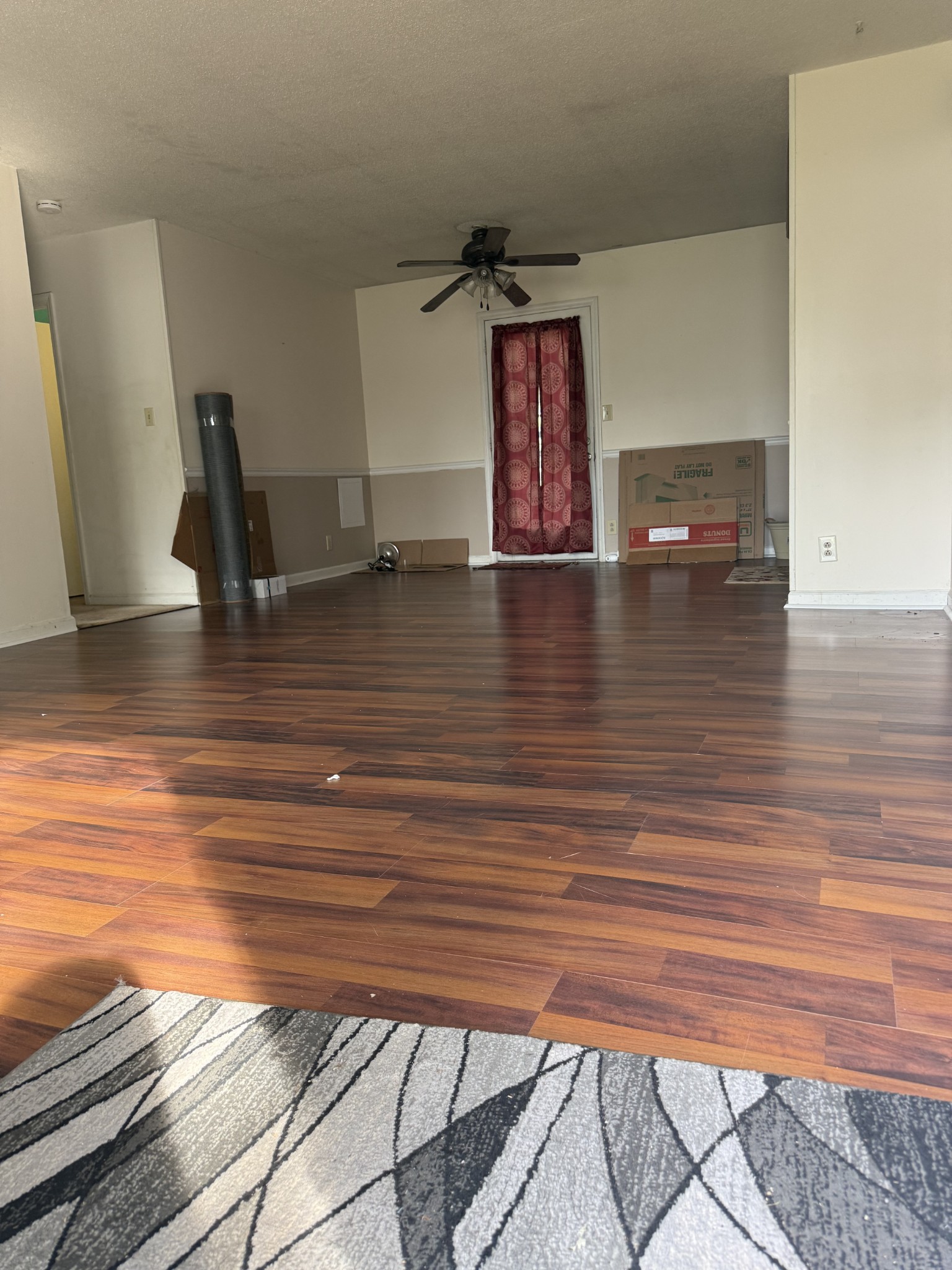 Photo 3 of Single family home for sale at 535 Roselawn Dr, Clarksville, TN 37042 | MLS# 3613216 | Listing updated on 2026-10-08