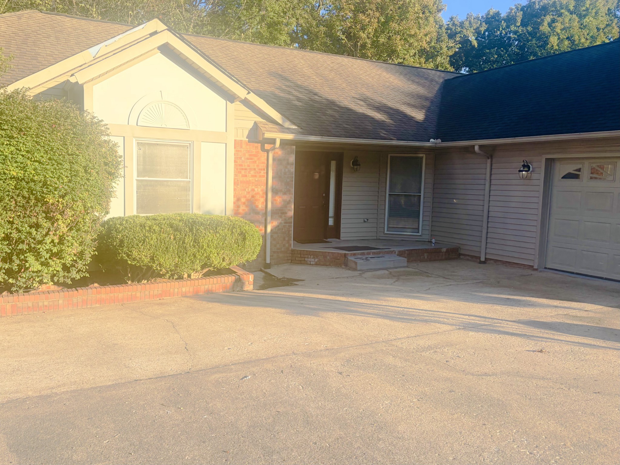 Photo 1 of Single family home for sale at 131 Vannoak Dr, Clarksville, TN 37043 | MLS# 3615400 | Listing updated on 2026-10-25