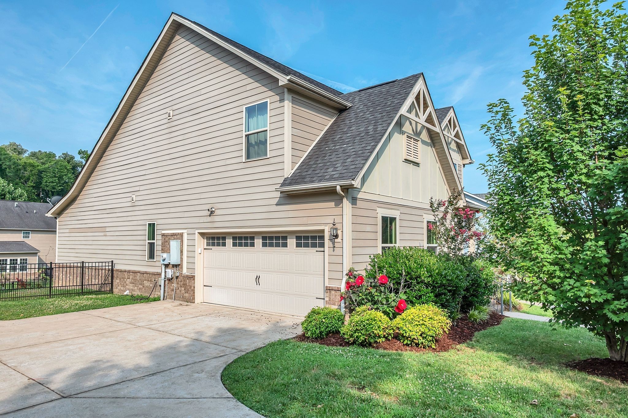 Photo 4 of Single family home for sale at 8010 Brookpark Ave, Franklin, TN 37064 | MLS# 3620775 | Listing updated on 2026-10-24
