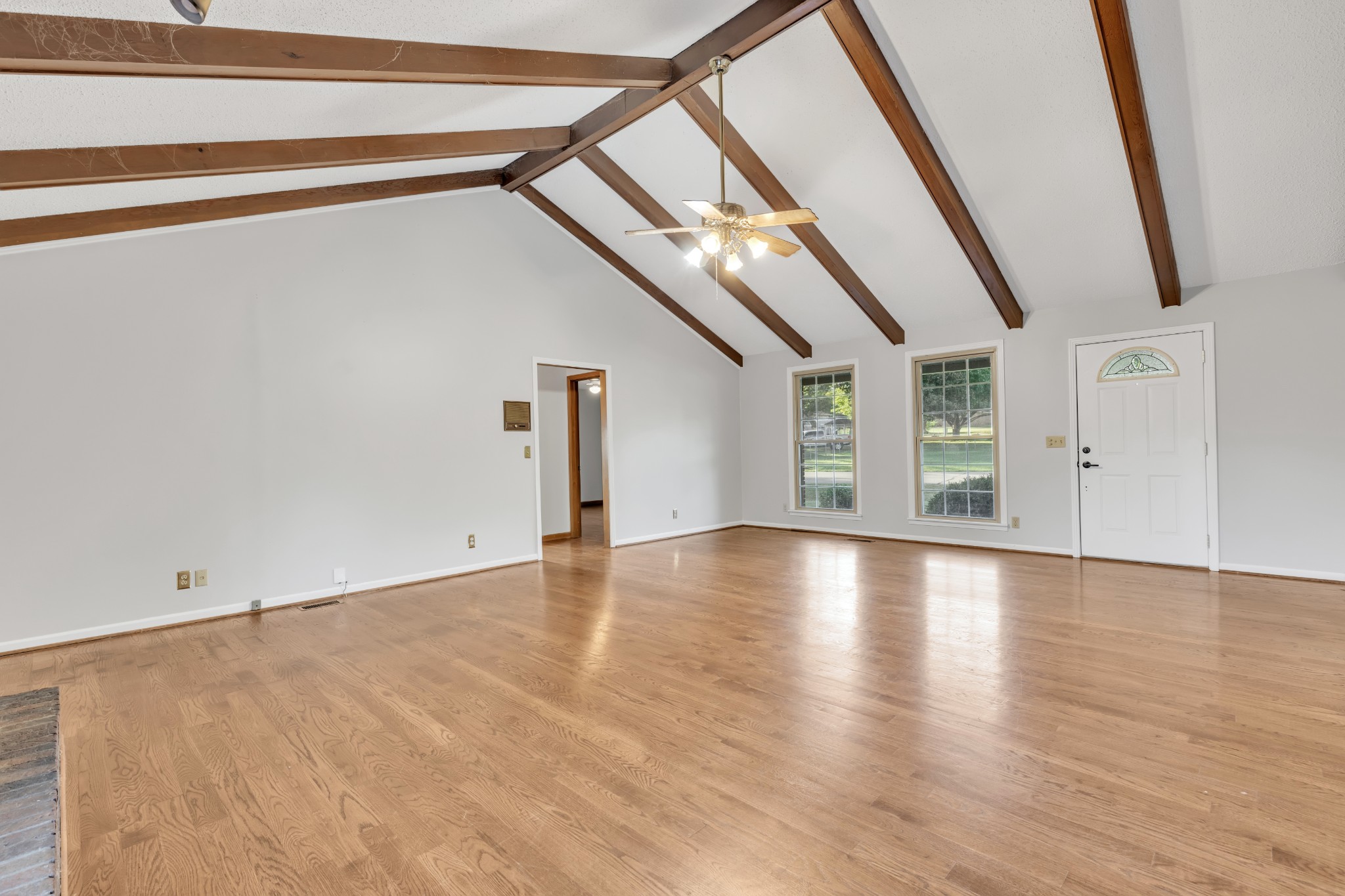 Photo 4 of Single family home for sale at 208 General Forrest Dr, Springfield, TN 37172 | MLS# 3626422 | Listing updated on 2026-10-24