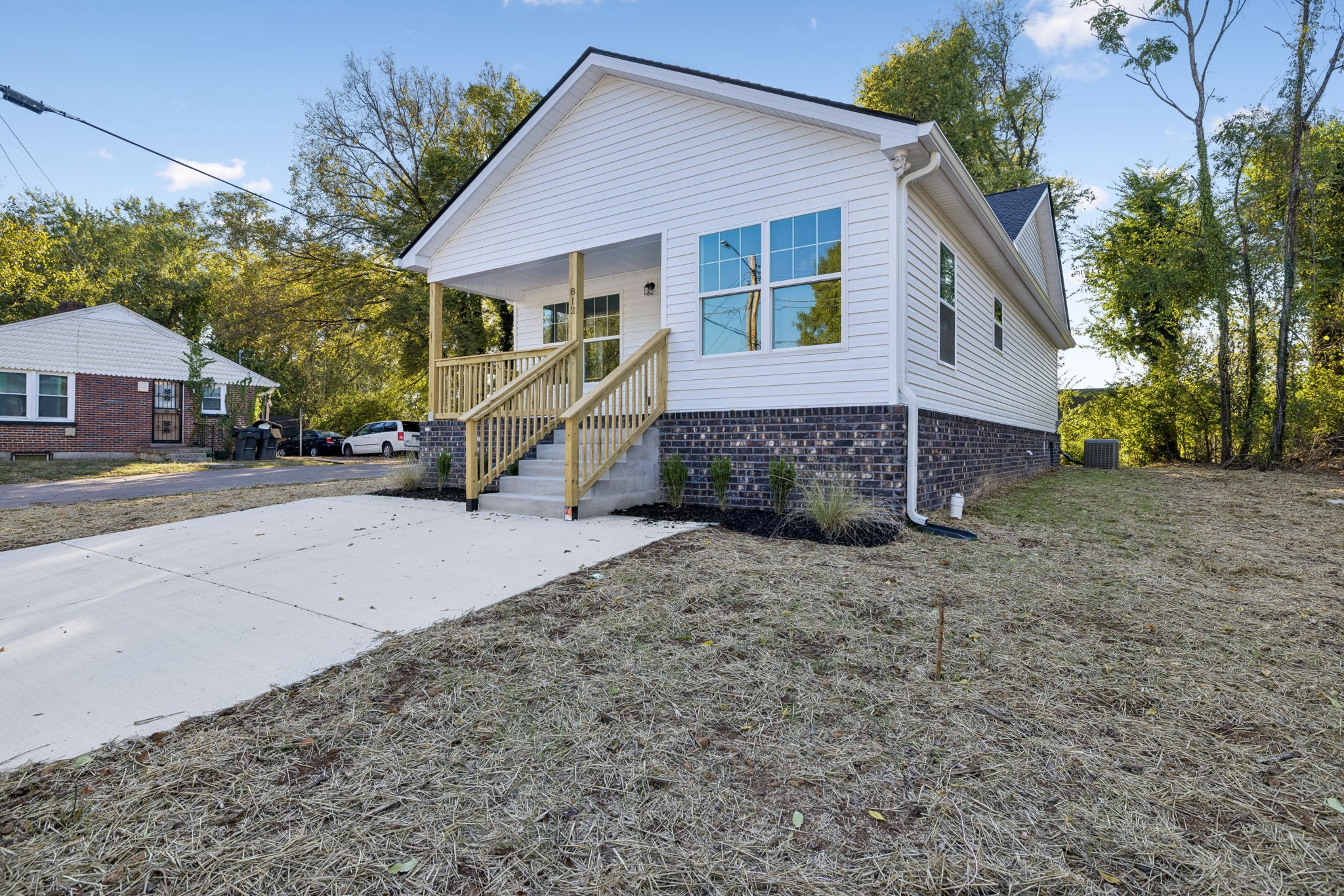 Photo 3 of Single family home for sale at 812 Woodside St, Columbia, TN 38401 | MLS# 3626332 | Listing updated on 2026-10-23