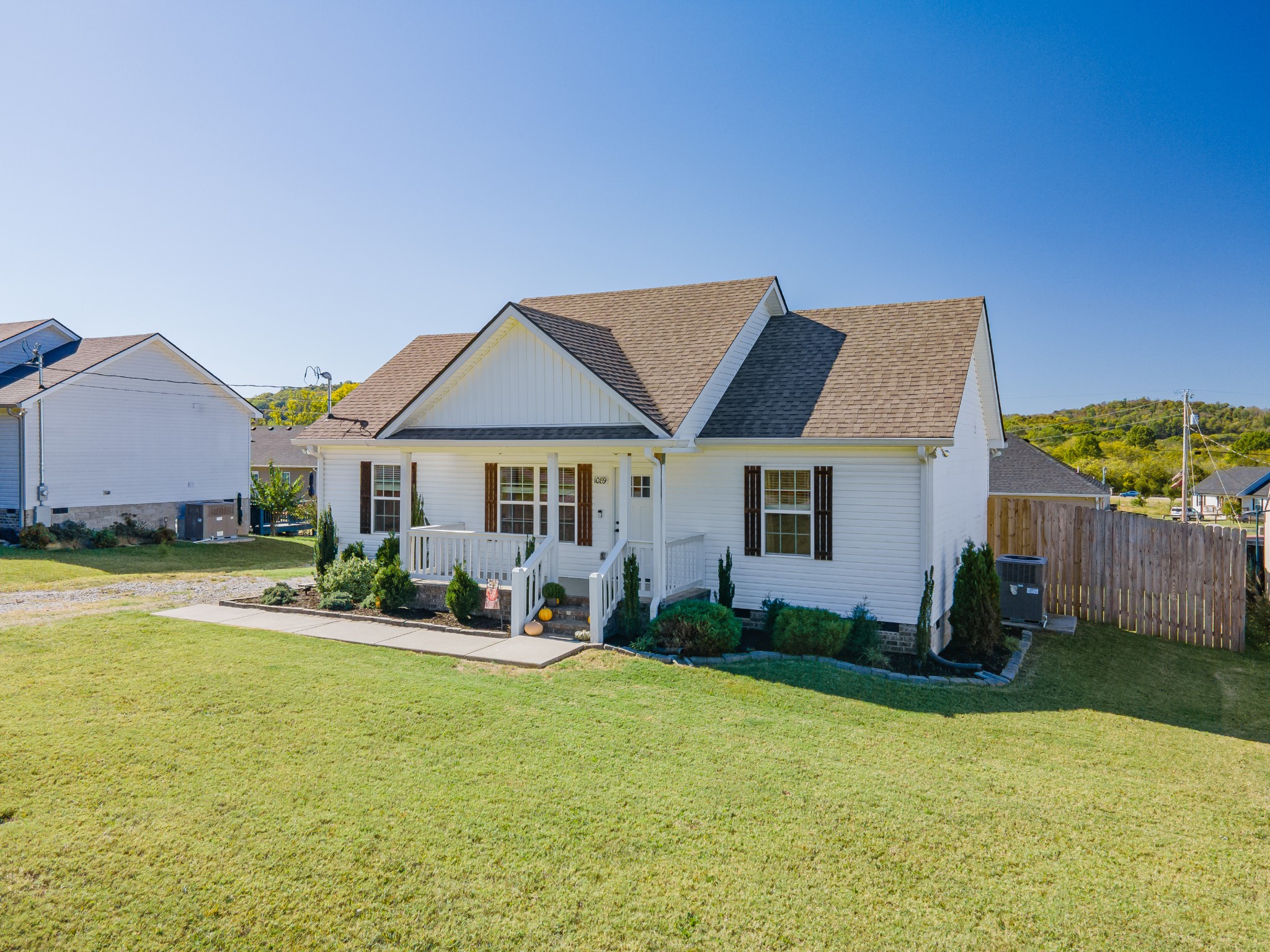 Photo 2 of Single family home for sale at 1089 Globe Rd, Lewisburg, TN 37091 | MLS# 3626585 | Listing updated on 2026-10-26