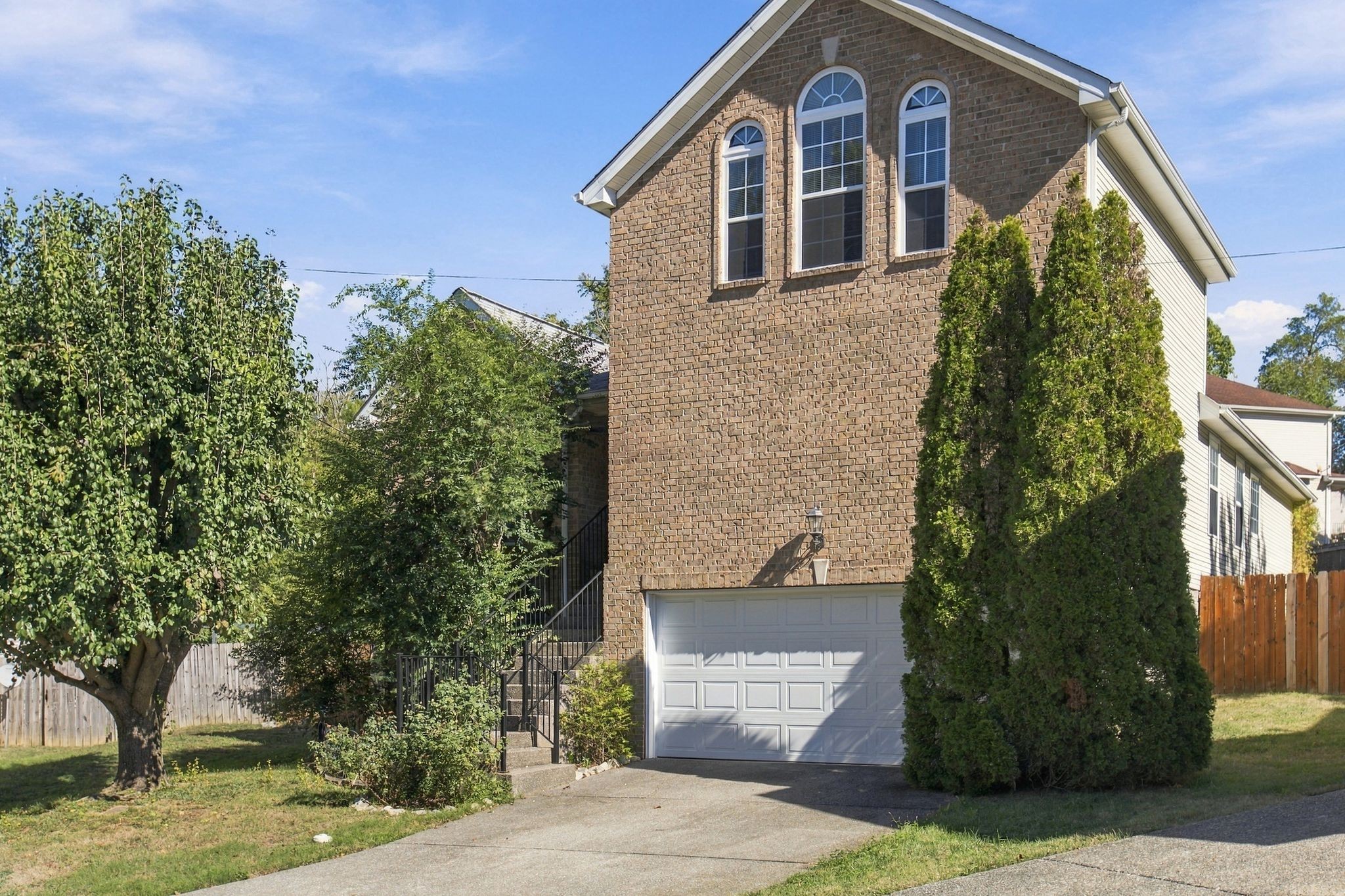 Photo 1 of Single family home for sale at 2300 Broadview Dr, Nashville, TN 37217 | MLS# 3626729 | Listing updated on 2026-10-26