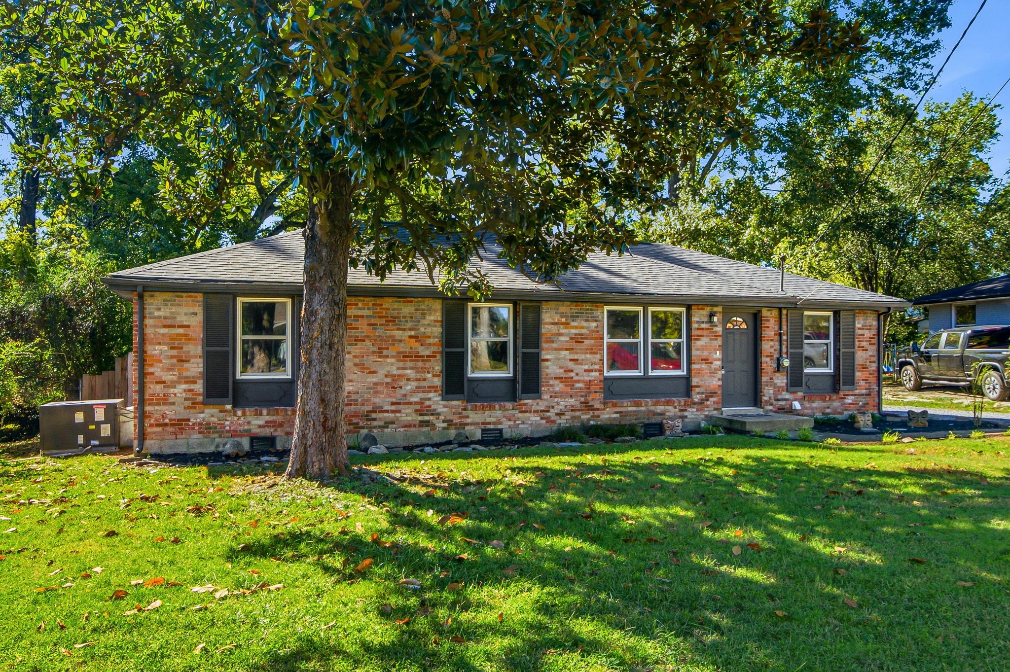 Photo 1 of Single family home for sale at 5035 Bonnameade Dr, Hermitage, TN 37076 | MLS# 3626080 | Listing updated on 2026-10-25