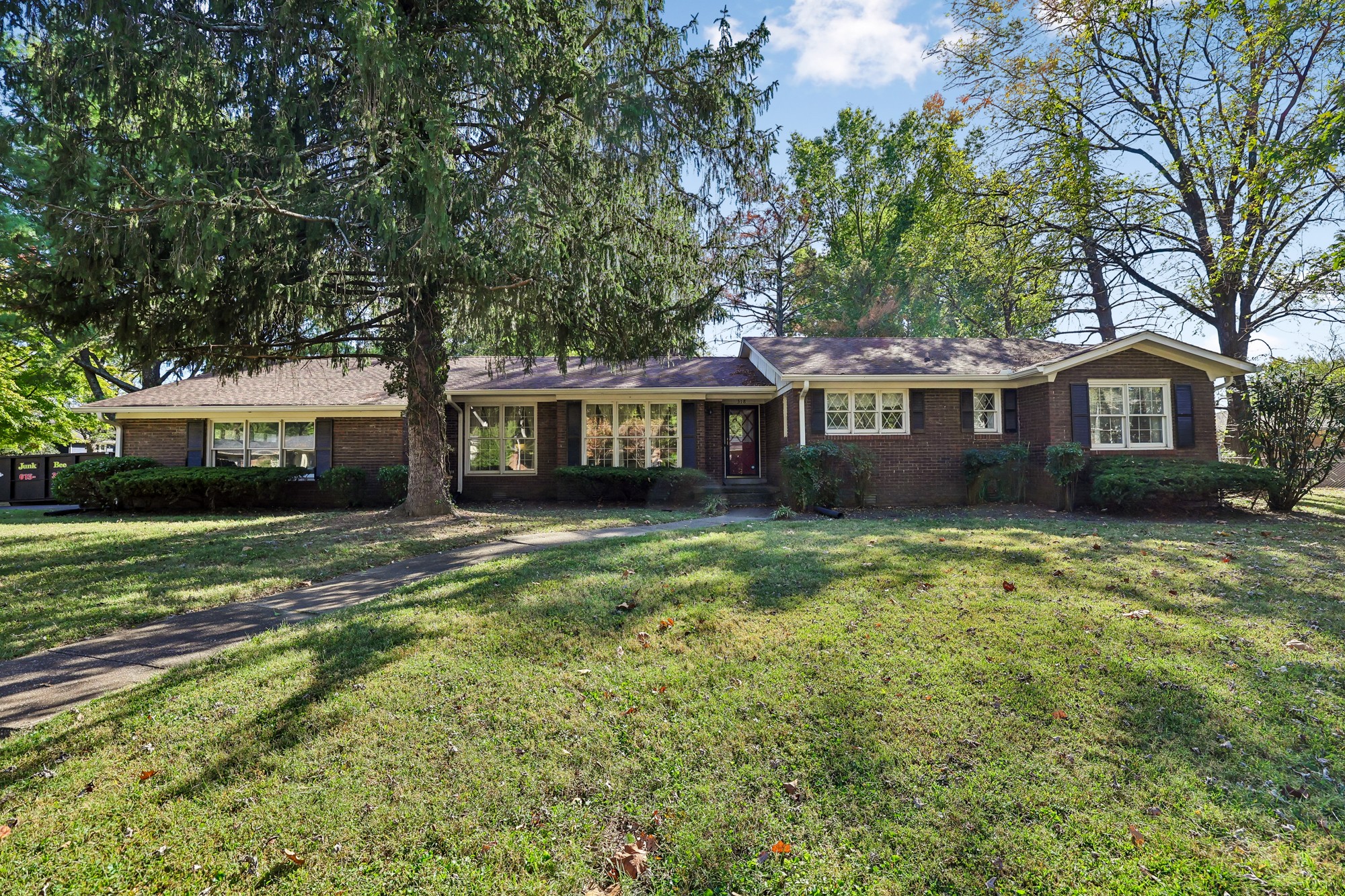 Photo 1 of Single family home for sale at 318 Falcon Dr, Murfreesboro, TN 37130 | MLS# 3627353 | Listing updated on 2026-10-27