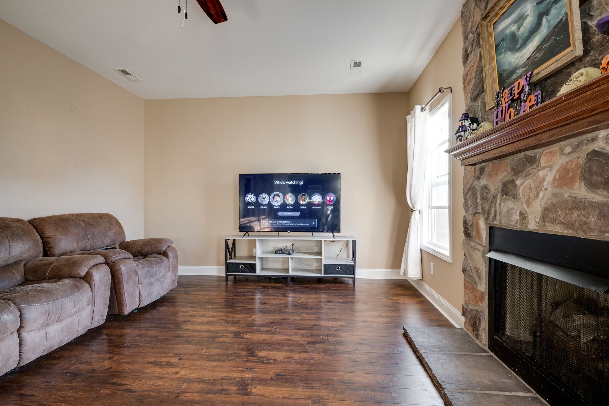 Photo 2 of Single family home for sale at 261 Towes Ln, Clarksville, TN 37043 | MLS# 3626290 | Listing updated on 2026-10-23
