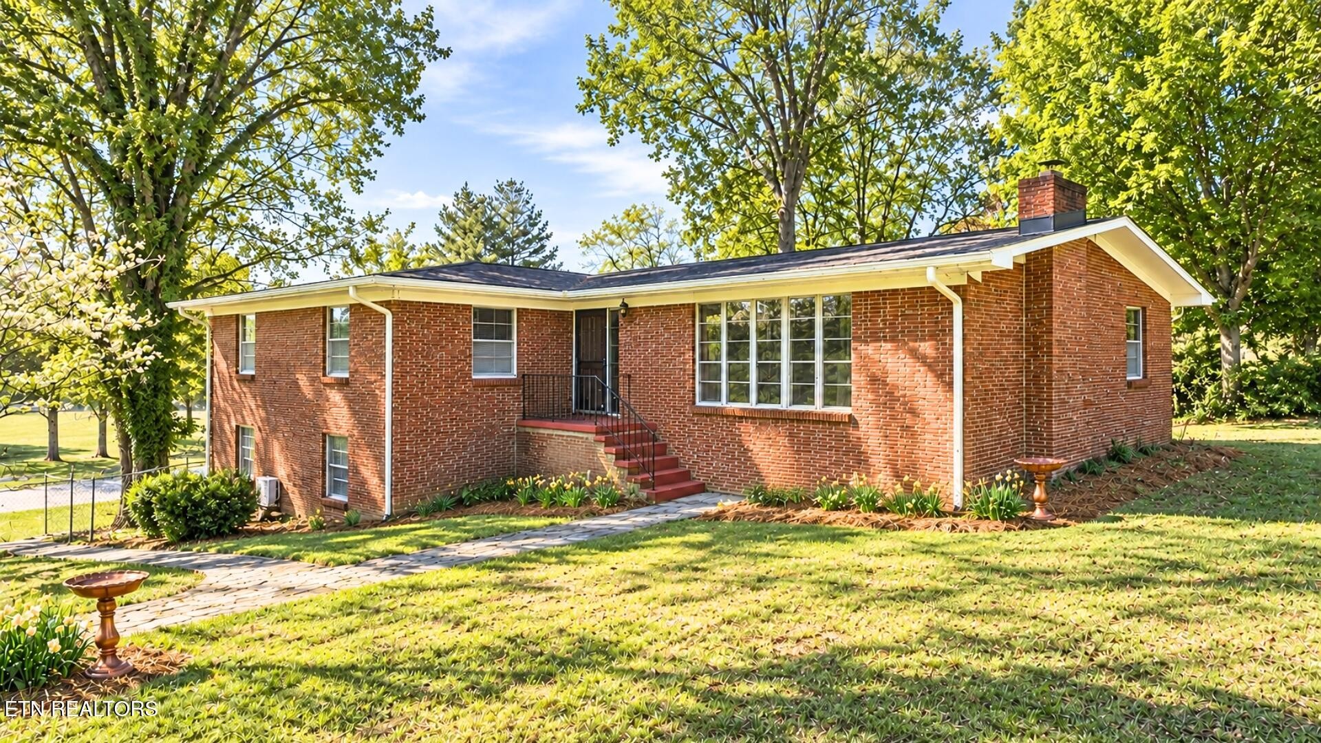 Single family home for sale at 603 Crestview Dr, Rockwood, TN 37854 | MLS# 3626355