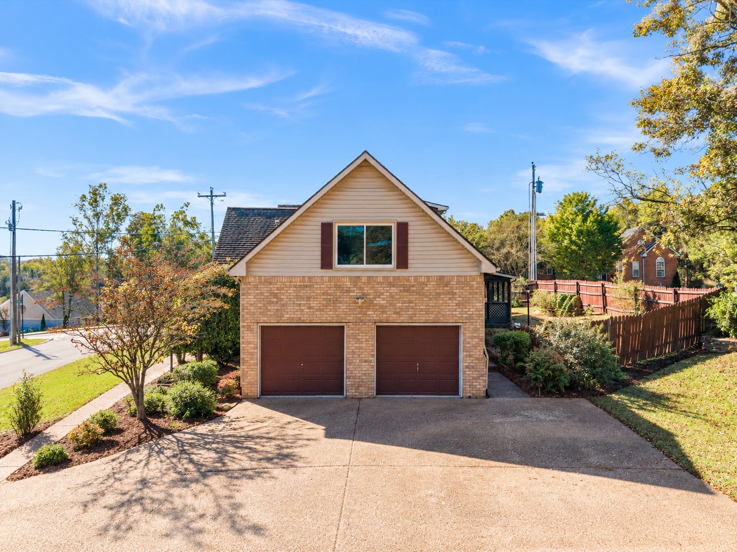 Photo 2 of Single family home for sale at 1025 Singing Springs Rd, Mount Juliet, TN 37122 | MLS# 3626459 | Listing updated on 2026-10-26