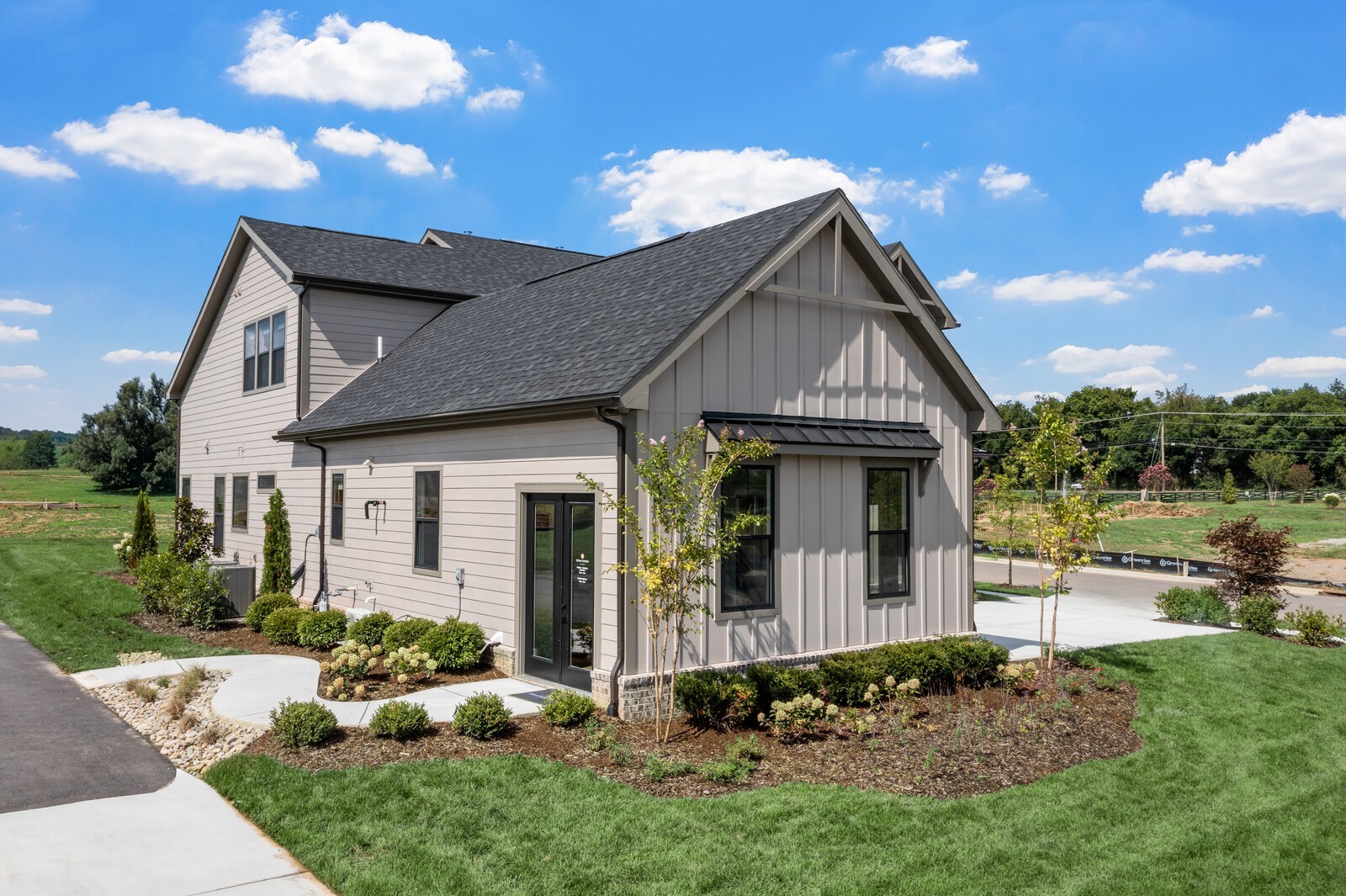 Photo 2 of Single family home for sale at 5425 Fremar Cir E, Franklin, TN 37064 | MLS# 3626486 | Listing updated on 2026-10-24