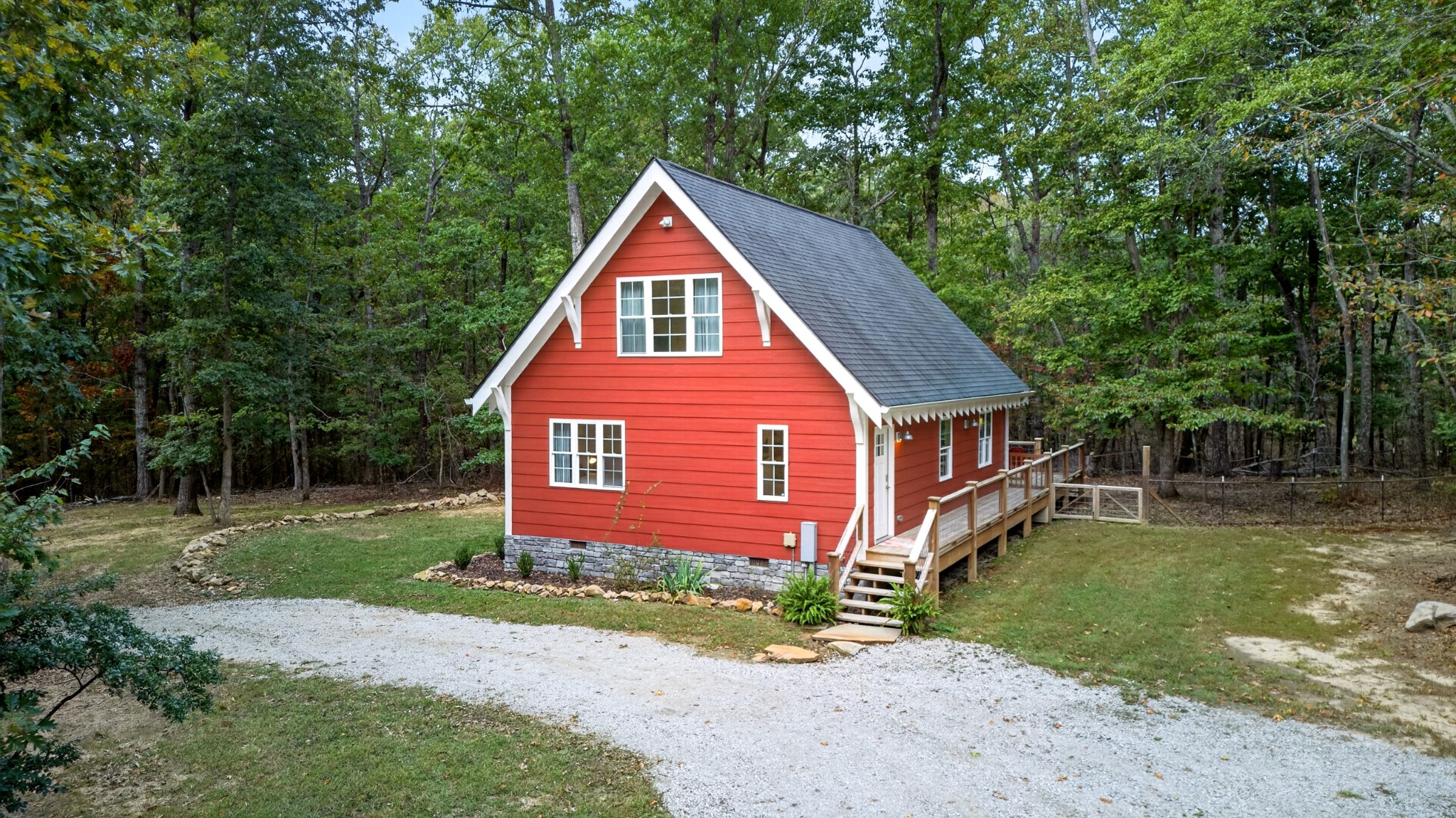 Photo 2 of Single family home for sale at 1985 Lake Louisa Loop, Monteagle, TN 37356 | MLS# 3626546 | Listing updated on 2026-10-25