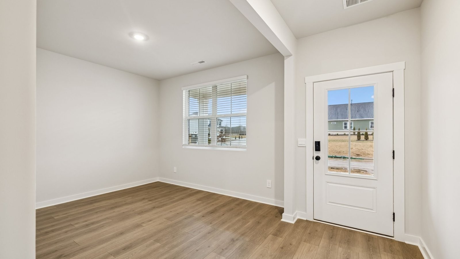 Photo 3 of Single family home for sale at 5009 Wild Oat Cir, Spring Hill, TN 37174 | MLS# 3626651 | Listing updated on 2026-10-25