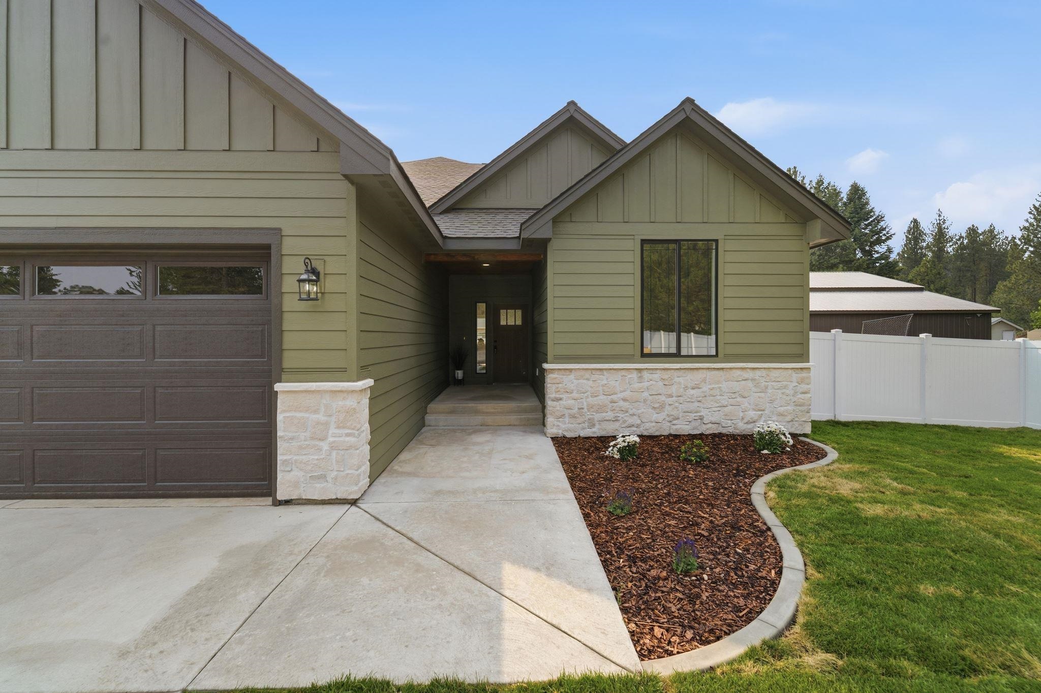 Photo 3 of Single family home for sale at 25819 N Chattaroy Cir, Chattaroy, WA 99003 | MLS# 202621409 | Listing updated on 2026-09-21