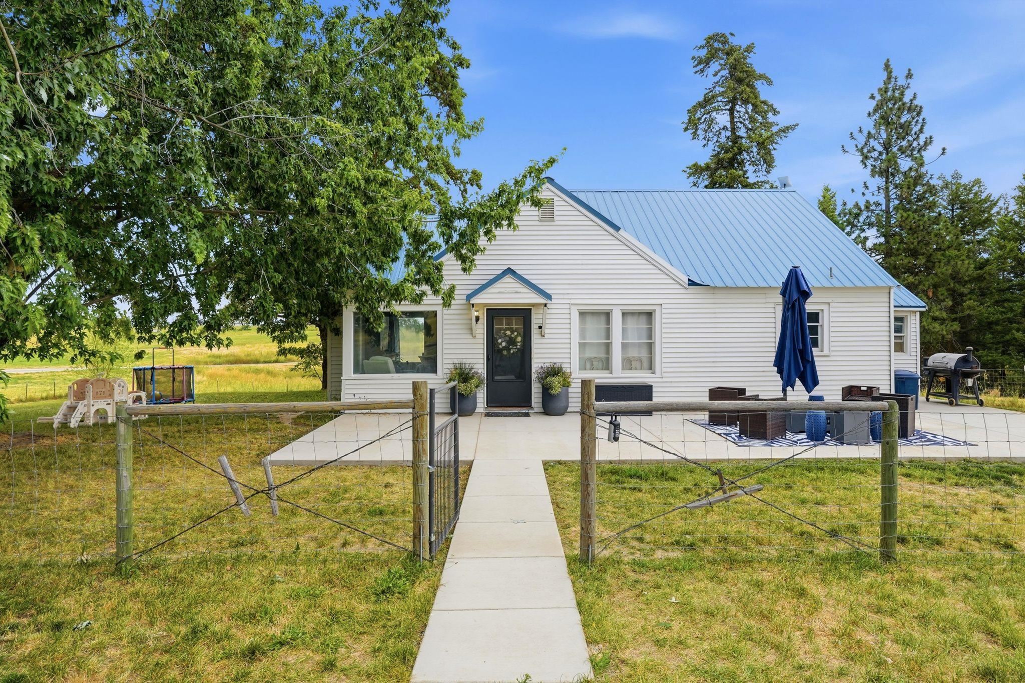 Photo 3 of Single family home for sale at 24416 N Orchard Blf Rd, Chattaroy, WA 99003 | MLS# 202622492 | Listing updated on 2026-09-21