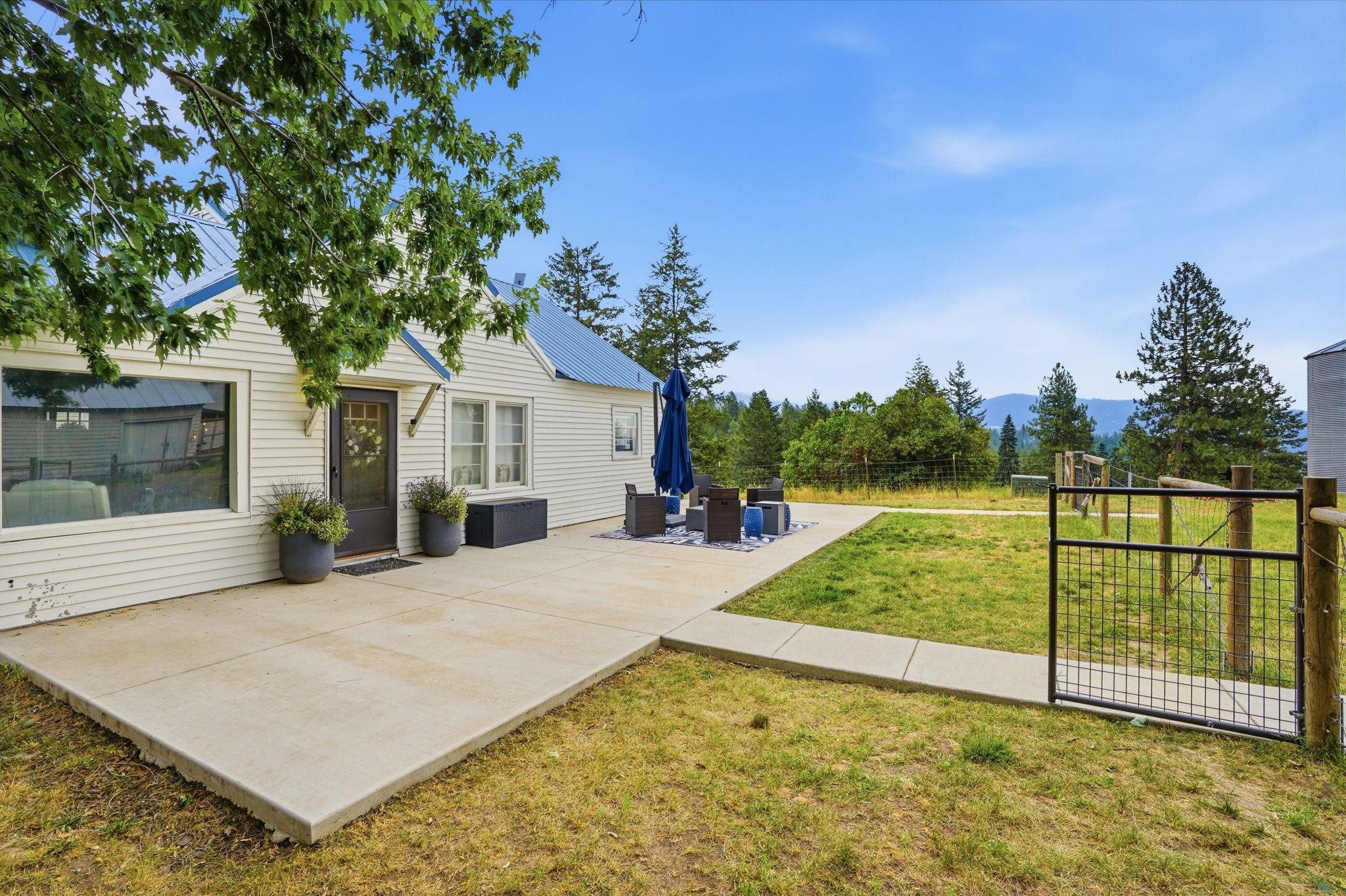Photo 3 of Single family home for sale at 24416 N Orchard Blf Rd, Chattaroy, WA 99003 | MLS# 202622492 | Listing updated on 2026-09-21