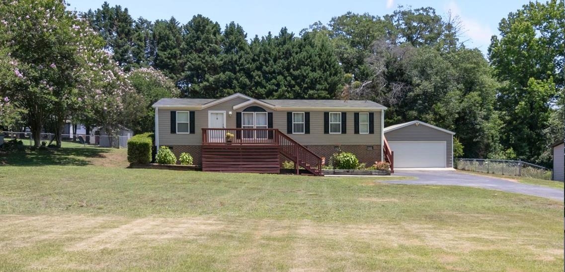 Photo 1 of Manufactured home for sale at 324 Groce Meadow Rd, Taylors, SC 29687 | MLS# SPN338514 | Listing updated on 2026-10-24