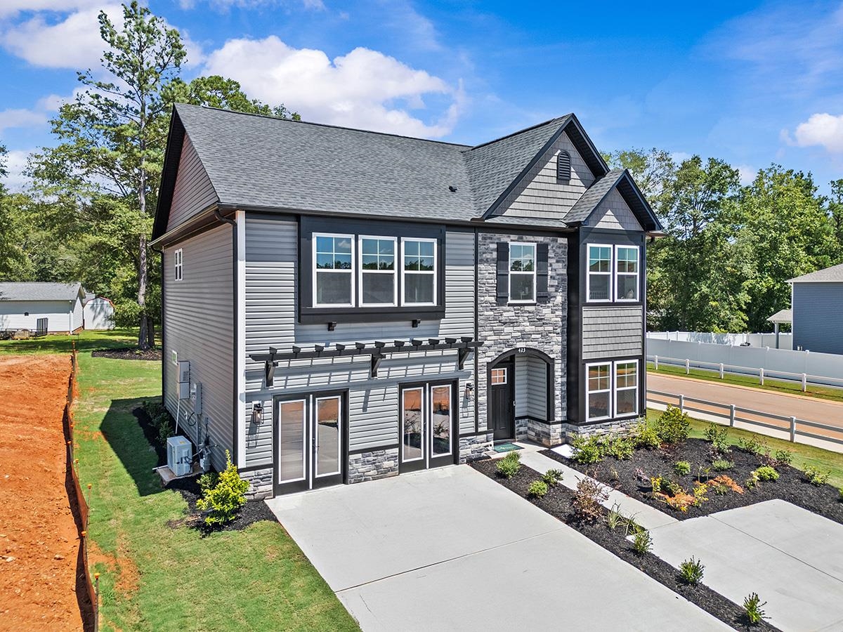 Photo 1 of Single family home for sale at 423 Barbican Pl, Greenville, SC 29605 | MLS# SPN342560 | Listing updated on 2026-10-07